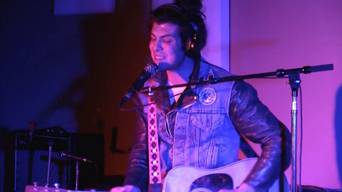 Billy Raffoul - Dark Four Door - Daytrotter Session - 11/6/2018