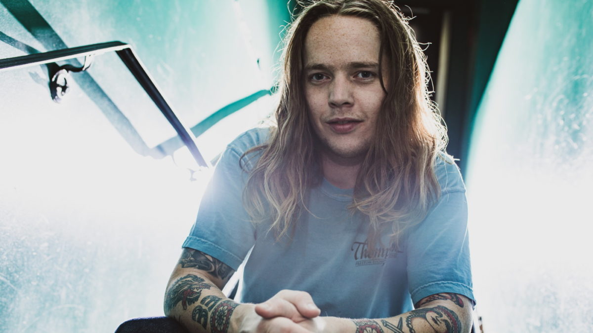 Billy Strings Announces Denver Run & Shares ‘Meet Me At The Creek’ Video