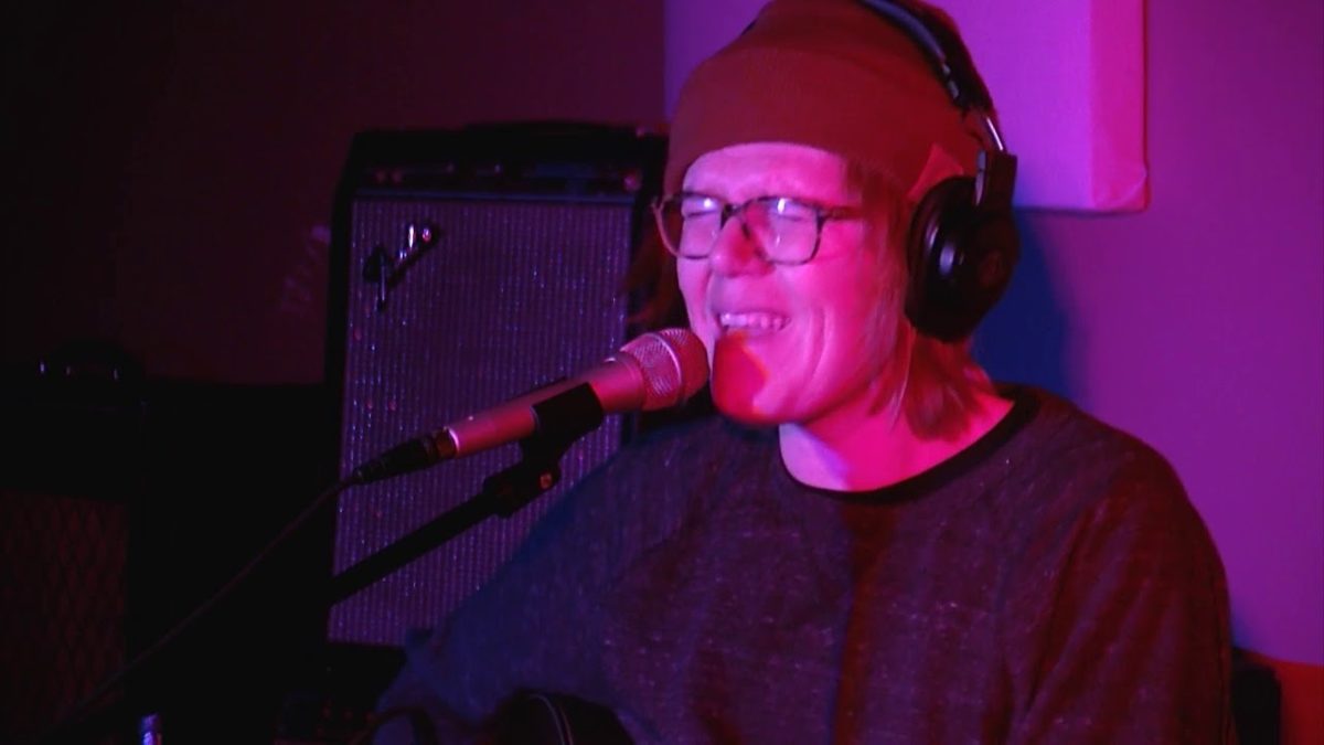 Brett Dennen - Be Somebody - Daytrotter Session - 11/17/2018