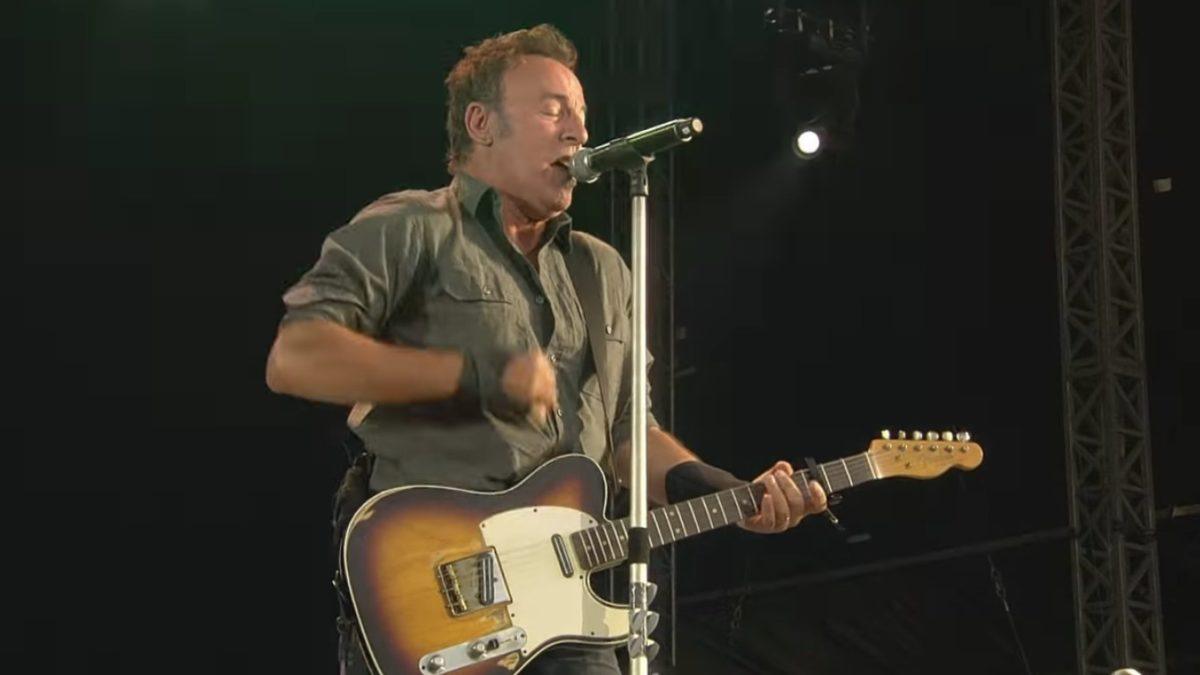 Bruce Springsteen Covers ‘London Calling’ In London: Pro-Shot Video