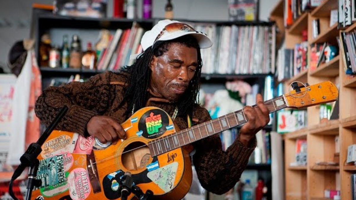 Brushy One String: NPR Music Tiny Desk Concert