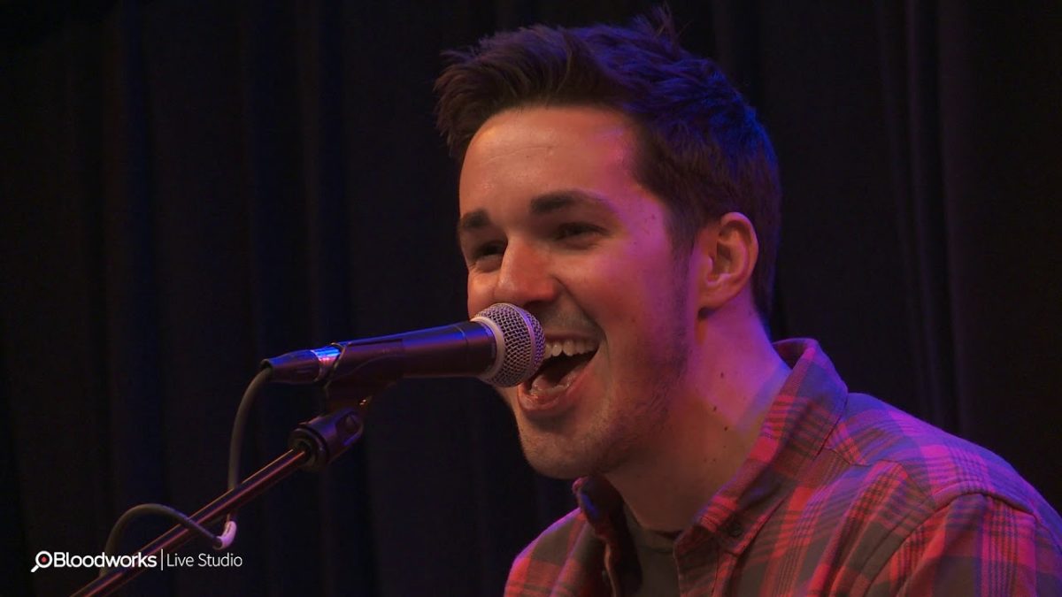 Cale Dodds - (This Ain't No) Drunk Dial (BULL 98.7)
