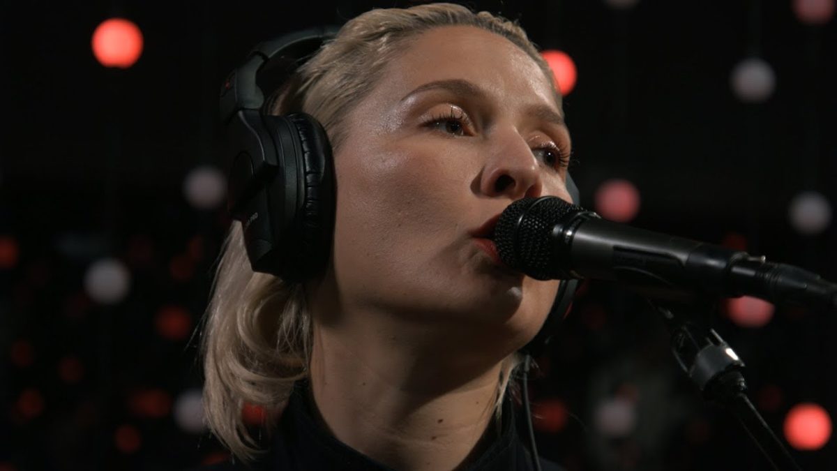 Cate Le Bon - Miami (Live on KEXP)