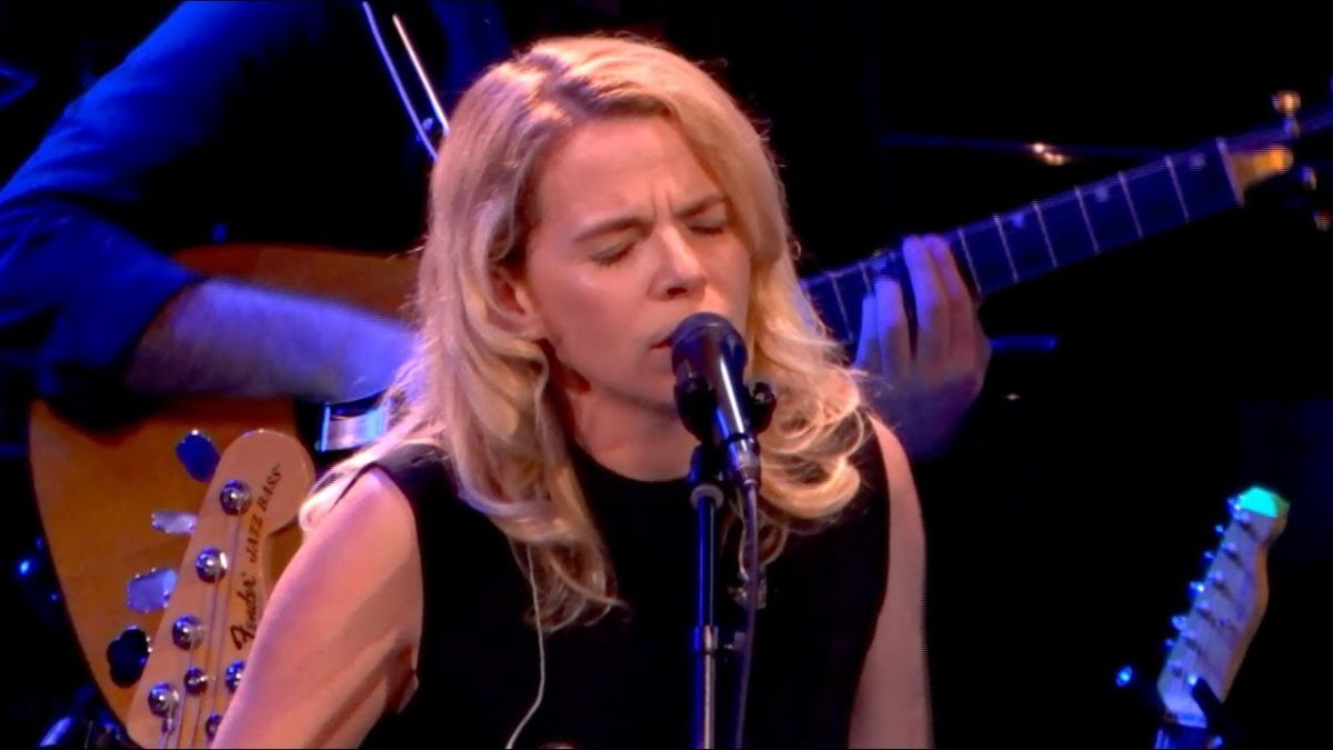 Coyote (Joni Mitchell) - Aoife O'Donovan | Live from Here with Chris Thile