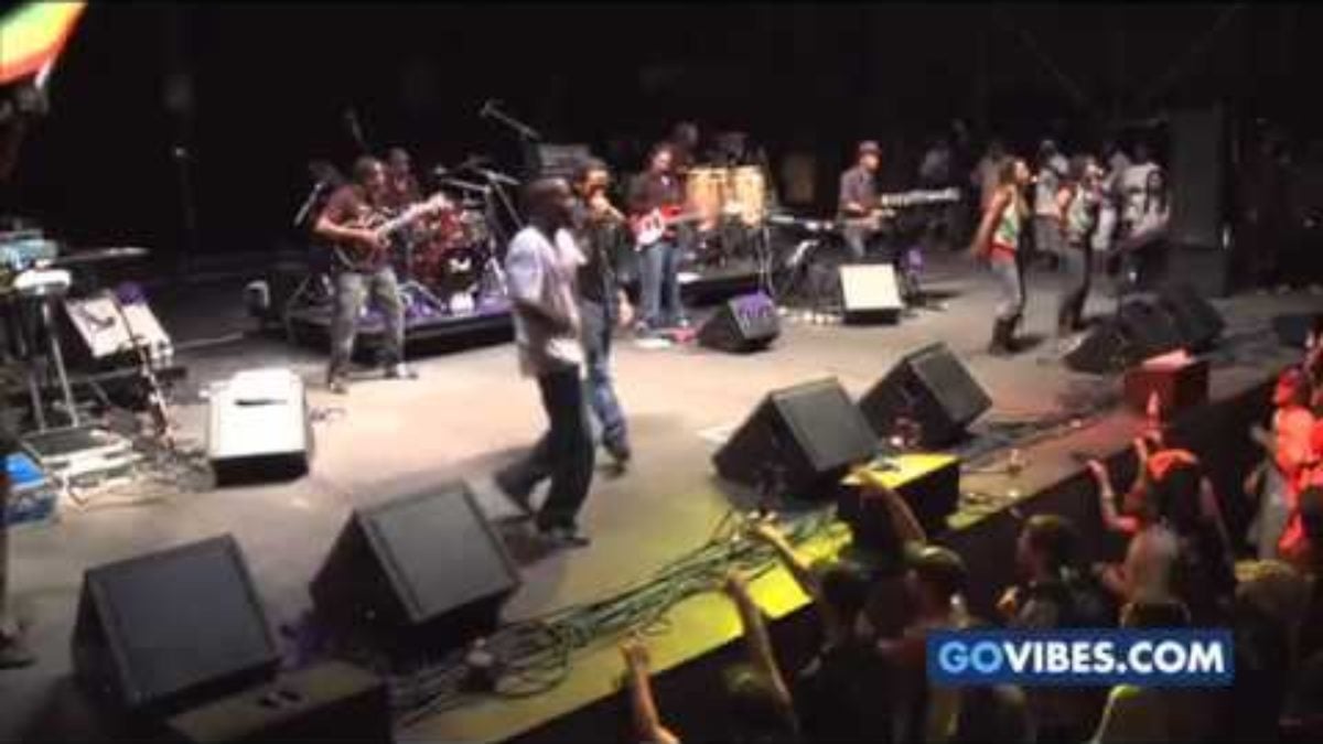 Damian Marley and Nas - Could You Be Loved