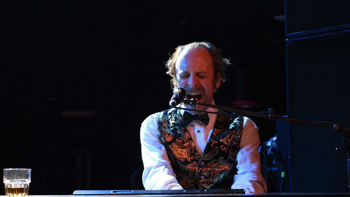 Deer Tick’s John McCauley To Host Luck Reunion & Amazon Music’s ‘Hello Walls’