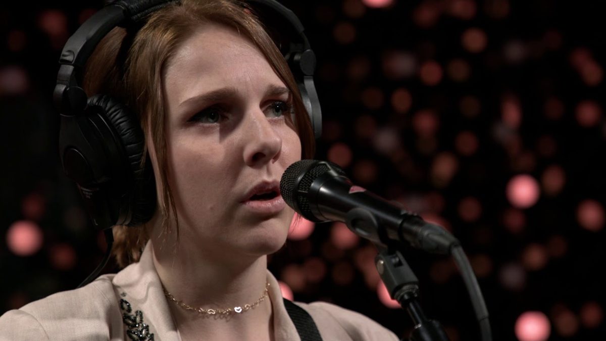Dori Freeman - Cold Waves (Live on KEXP)