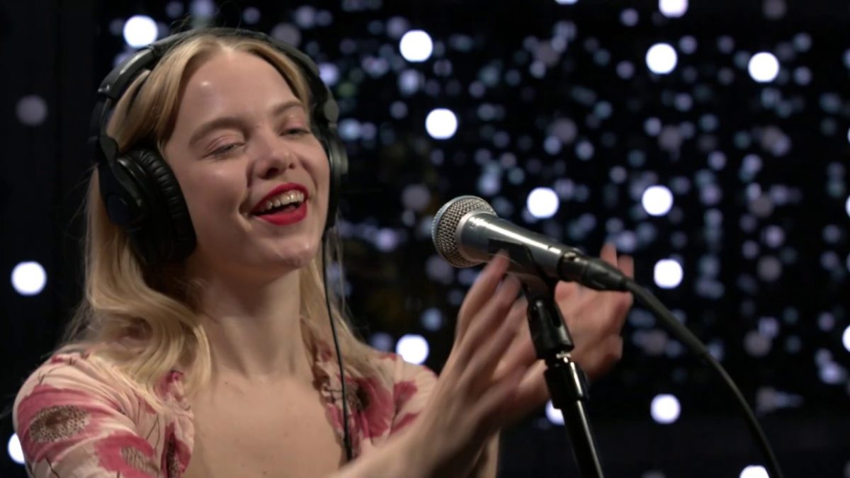 Dream Wife - Hey Heartbreaker (Live on KEXP)