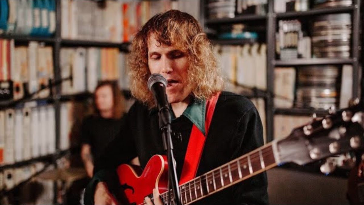 The Mystery Lights - Watching the News, Gives Me the Blues / Traces - 4/15/2019