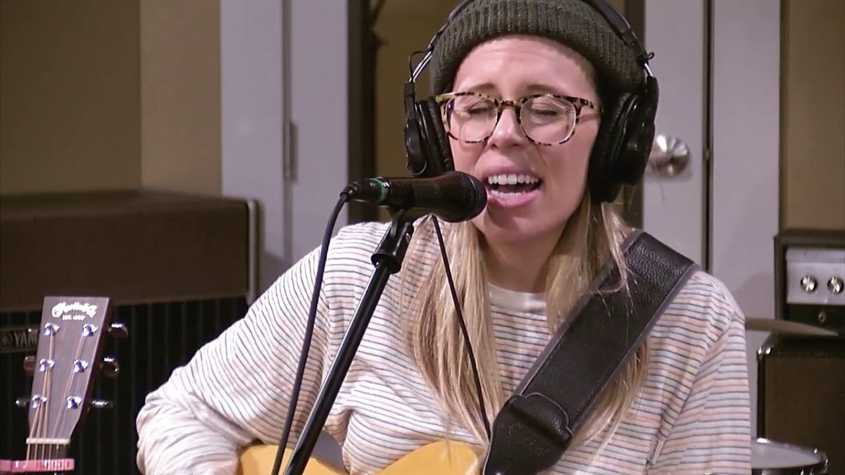 Elise Davis - Hold Me Like a Gun - Daytrotter Session - 2/28/2019