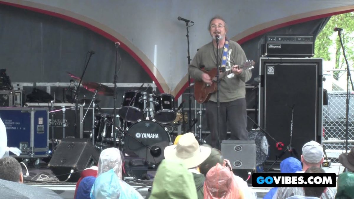 David Gans Performs Elvis Costellos "Watching the Detectives" at Gathering of the Vibes 2012