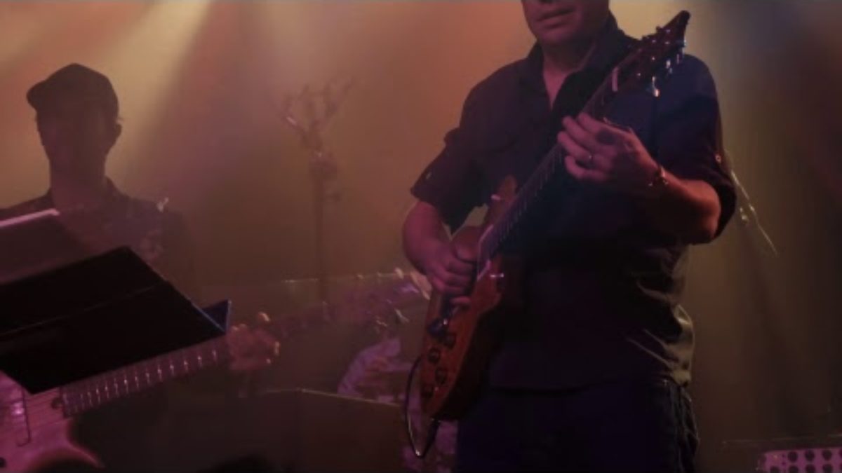 Enjoy the second set opener from the historic Ryman Auditorium!