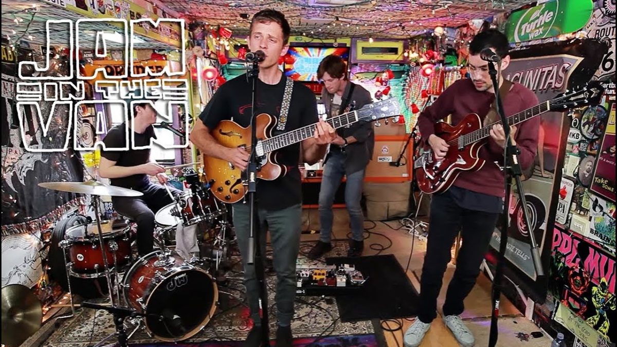 FELL RUNNER - "Dog Inside A Car" (Live at JITV HQ in Los Angeles, CA 2018) #JAMINTHEVAN
