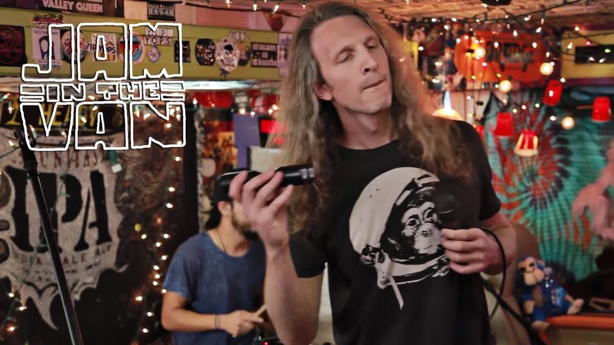 FORMER FACES - "Back Up a Minute" (Live at JITV HQ in Los Angeles, CA 2018) #JAMINTHEVAN
