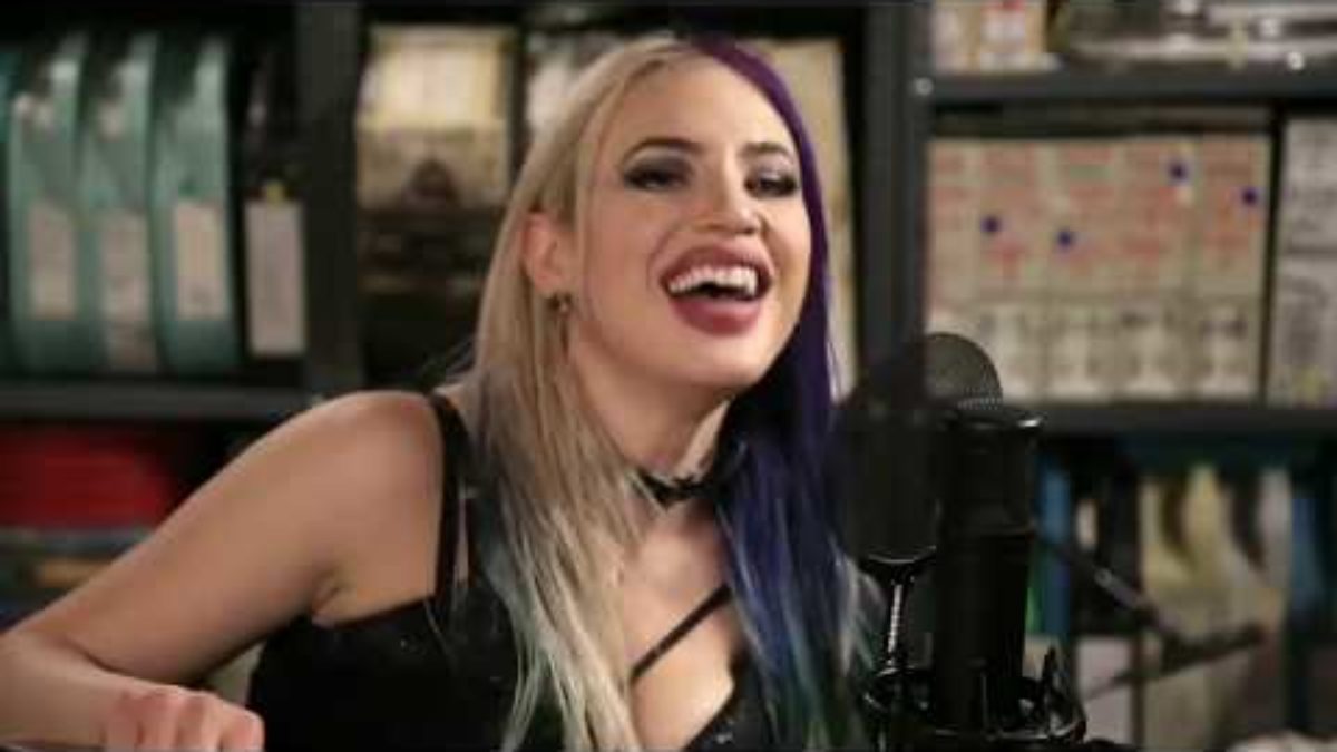 Eve Minor at Paste Studio NYC live from The Manhattan Center