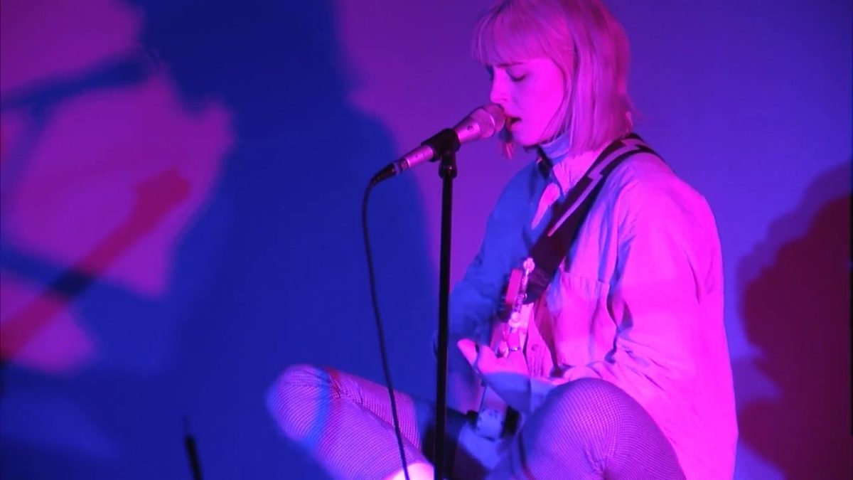 Fenne Lily - On Hold - Daytrotter Session - 11/30/2018