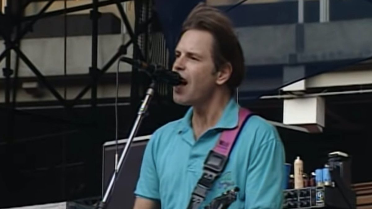 Grateful Dead Perform 'Let It Grow' in Pittsburgh