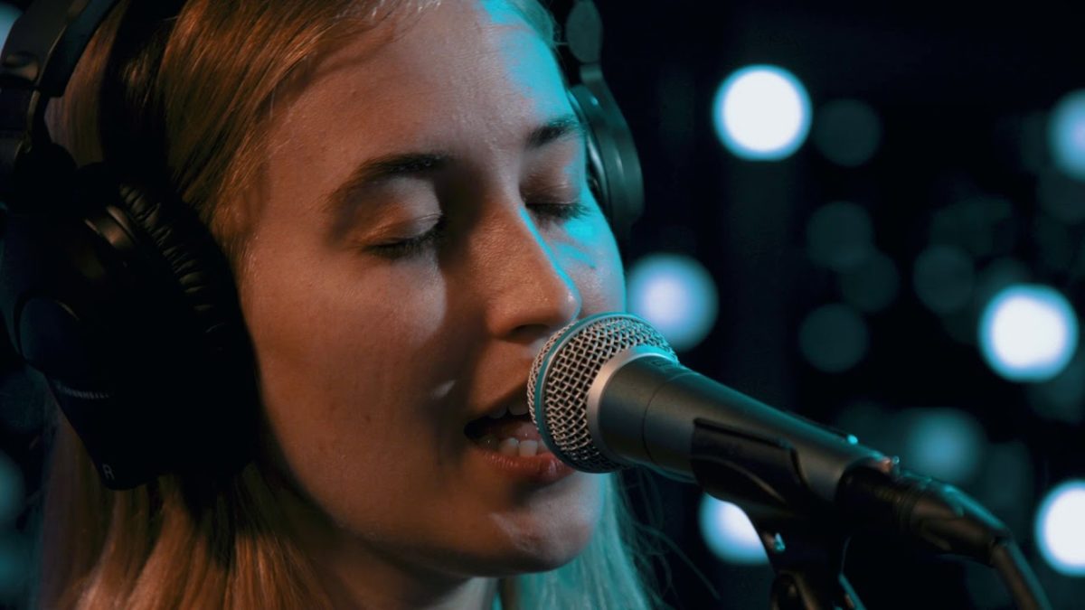 Hatchie - Obsessed (Live on KEXP)
