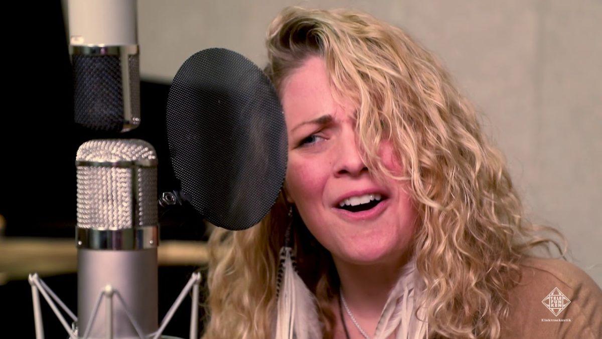 Hayley Jane - "Oh My Omar" (TELEFUNKEN Live From The Lab)