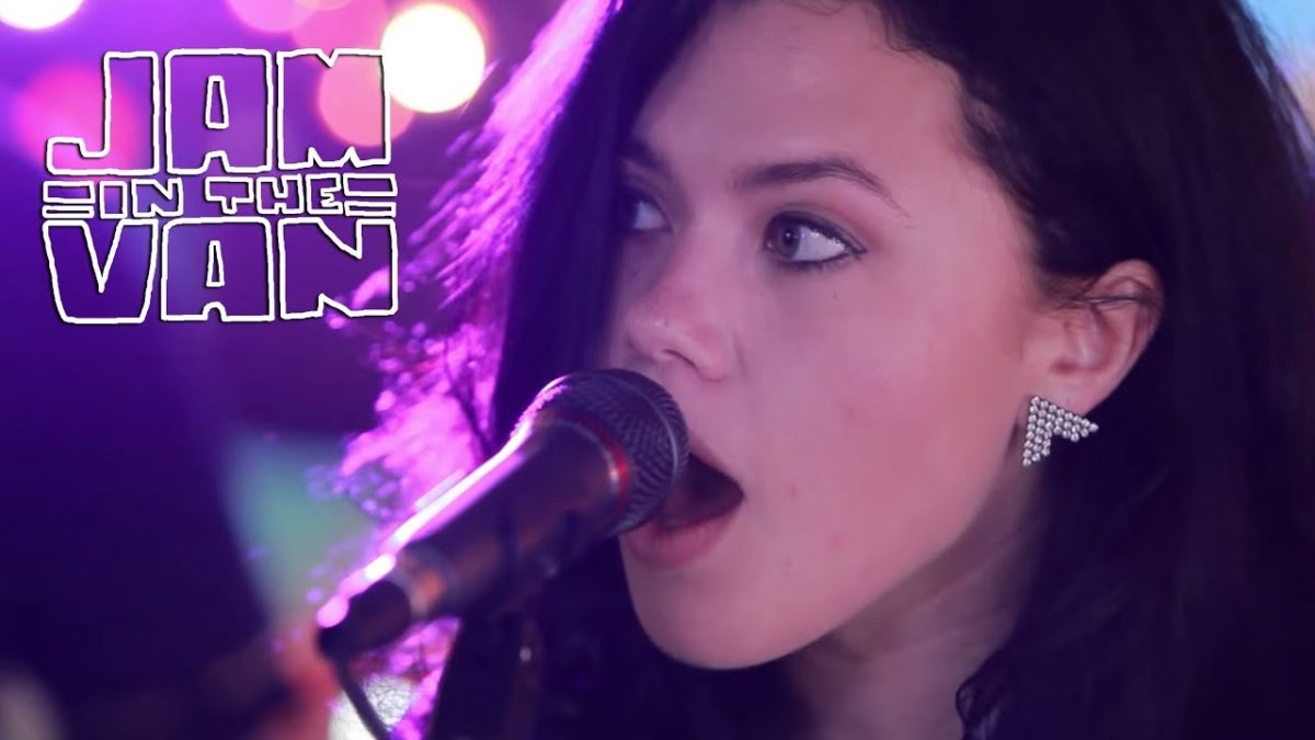 LIZ BRASHER - "Hard Times On Me" (Live at JITVHQ in Los Angeles, CA 2018) #JAMINTHEVAN