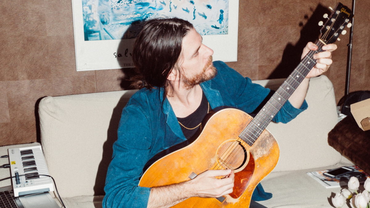 Jonathan Wilson Shares ‘In Heaven Making Love’ Single