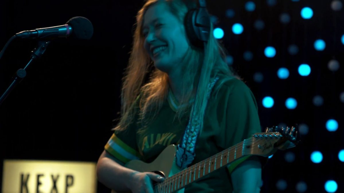 Julia Jacklin - Pressure To Party (Live on KEXP)