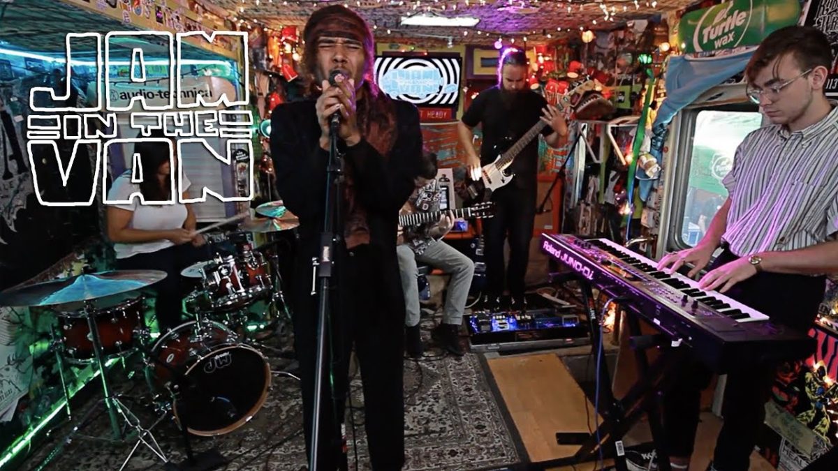 KYLE DION - "Cool Side Of The Pillow" (Live at JITVHQ in Los Angeles, CA 2018) #JAMINTHEVAN
