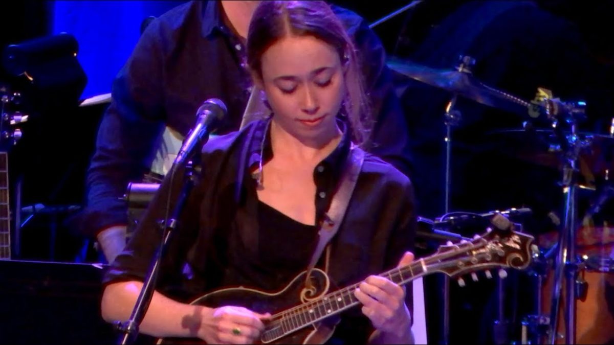 Jerusalem Ridge / Gold Rush (Bill Monroe) - Chris Thile, Sarah Jarosz & Alex Hargreaves