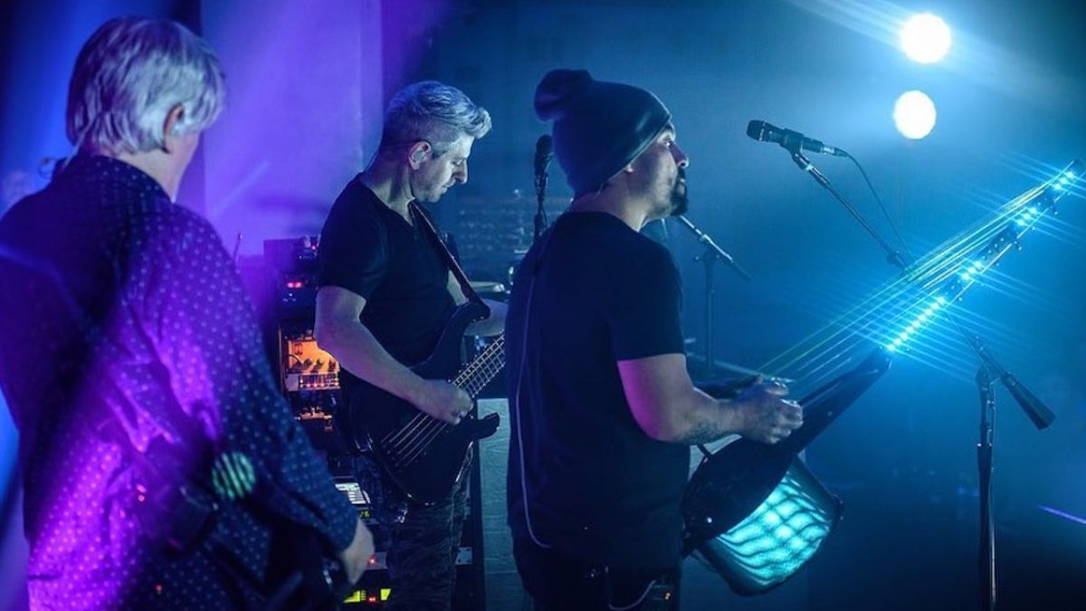 Mike Gordon Debuts New Originals & Coldplay Cover In Toronto