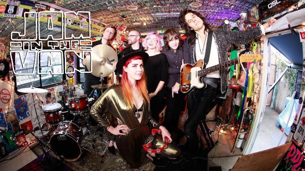 MOON HONEY - "That Dog" (Live at JITV HQ in Los Angeles, CA 2018) #JAMINTHEVAN