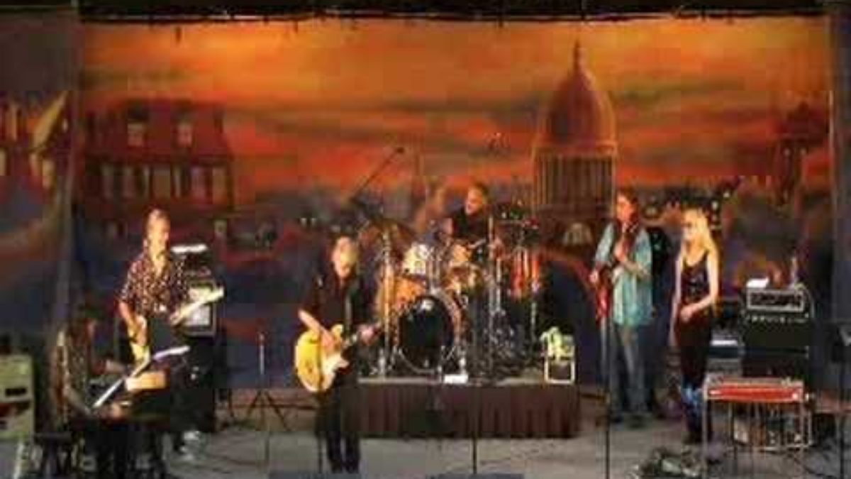 MOONALICE - 08-15-08 - SOMEBODY TO LOVE - GREENSBURG, PA