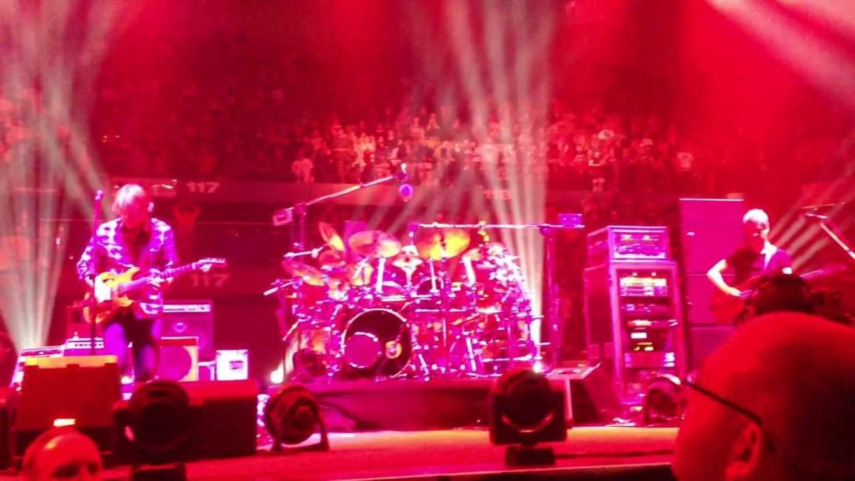 Phish "No Quarter" clip (10/26/13) Worcester, MA