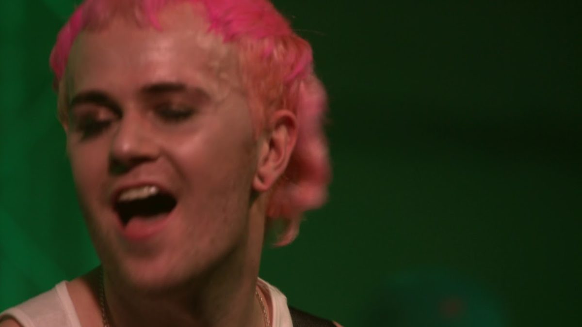 Queen Zee - Sissy Fists (Live on KEXP)