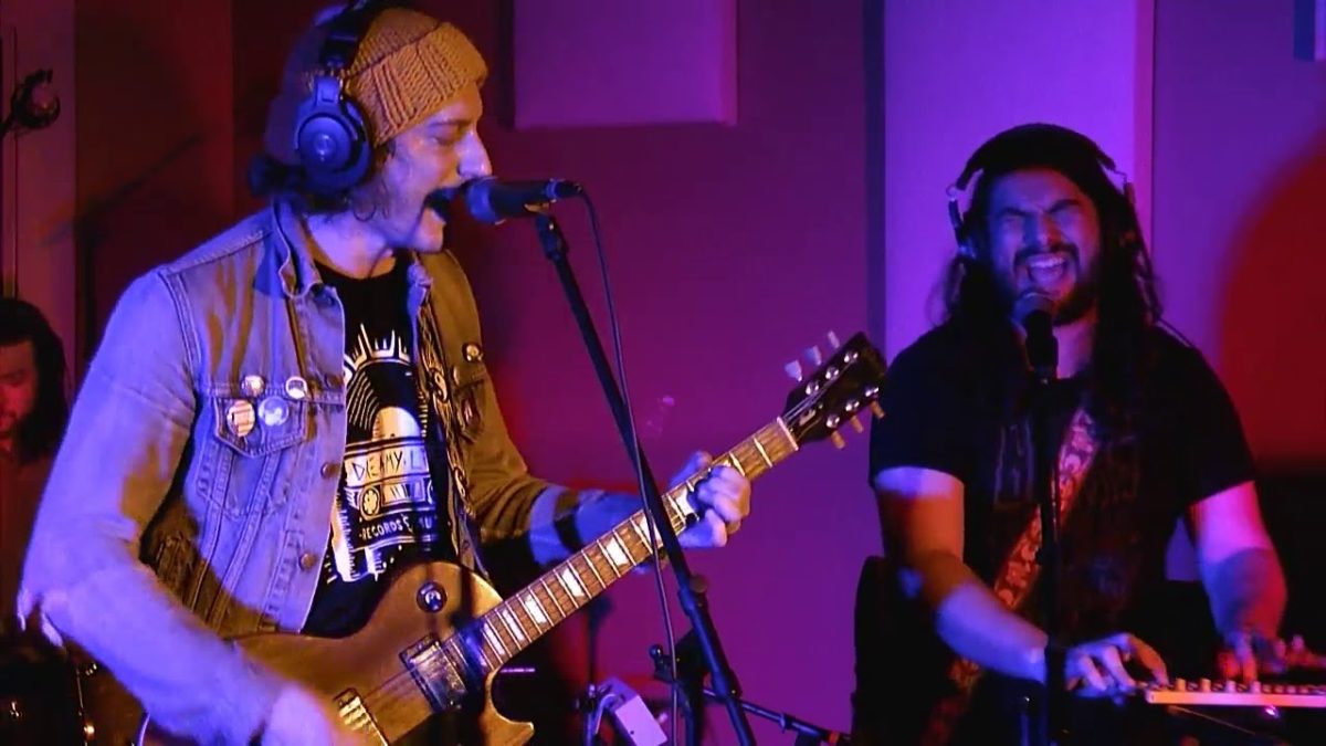 War Party - Sweetest Intentions (Bottles Of Glass) - Daytrotter Session - 11/30/2018