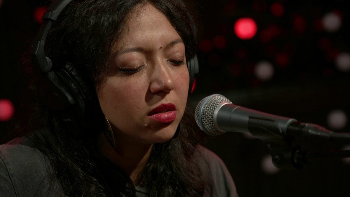 Shana Cleveland - Don't Let Me Sleep (Live on KEXP)