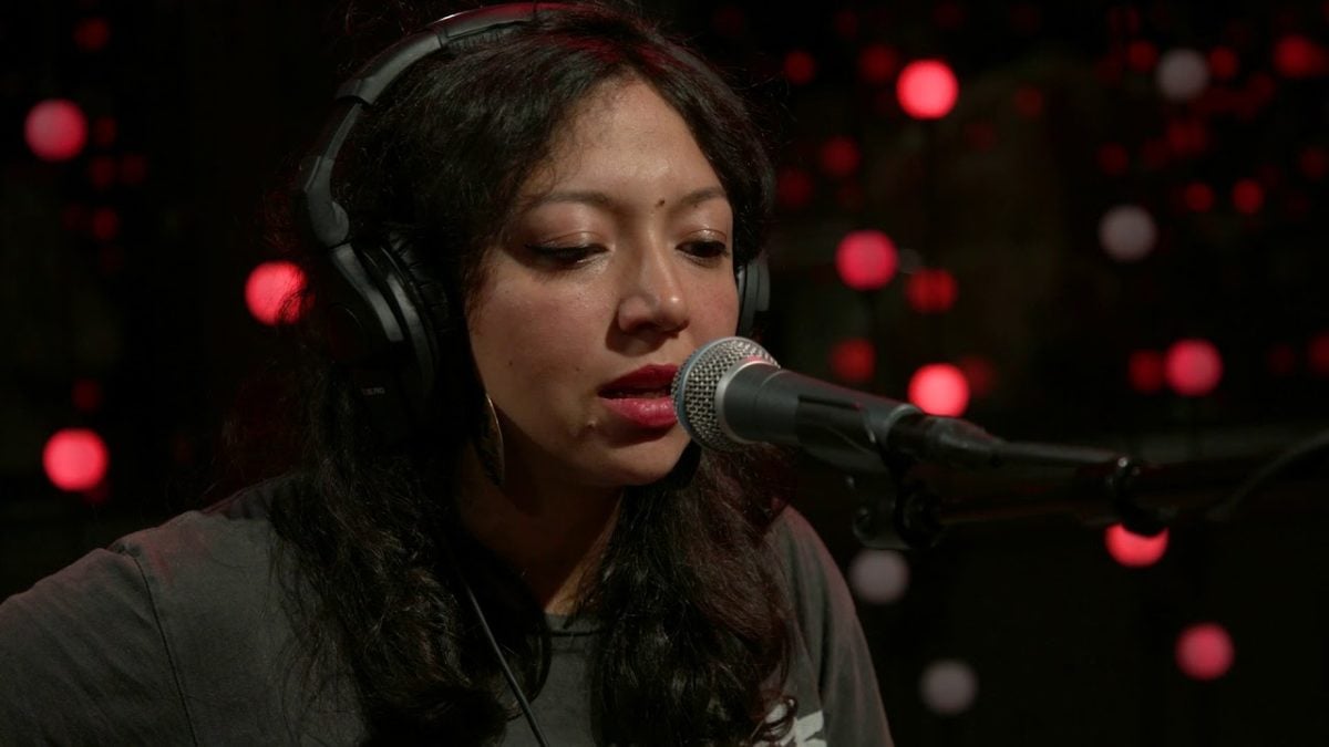 Shana Cleveland - Invisible When the Sun Leaves (Live on KEXP)