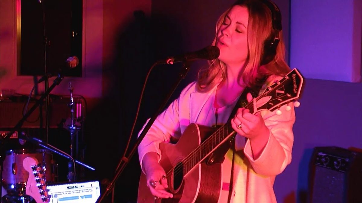 Sharaya Summers - Light Of The Moon - Daytrotter Session - 11/18/2018