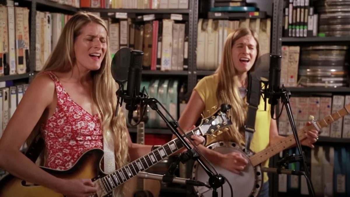 Shook Twins - Mad Scientist - 8/19/2019 - Paste Studios - New York, NY