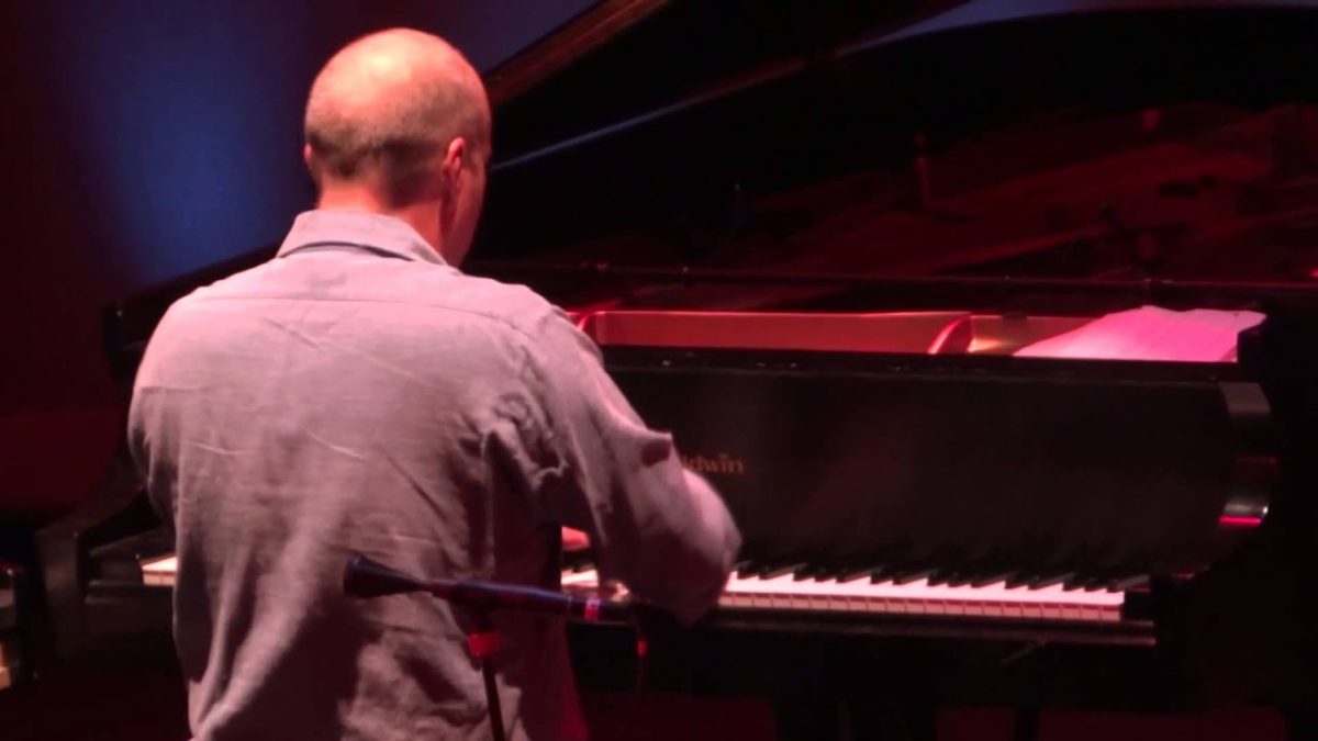 Medeski Martin & Wood: Nostalgia In Times Square/Angel Race (I'll Wait For You) [2-CamHD] 2012-10-10