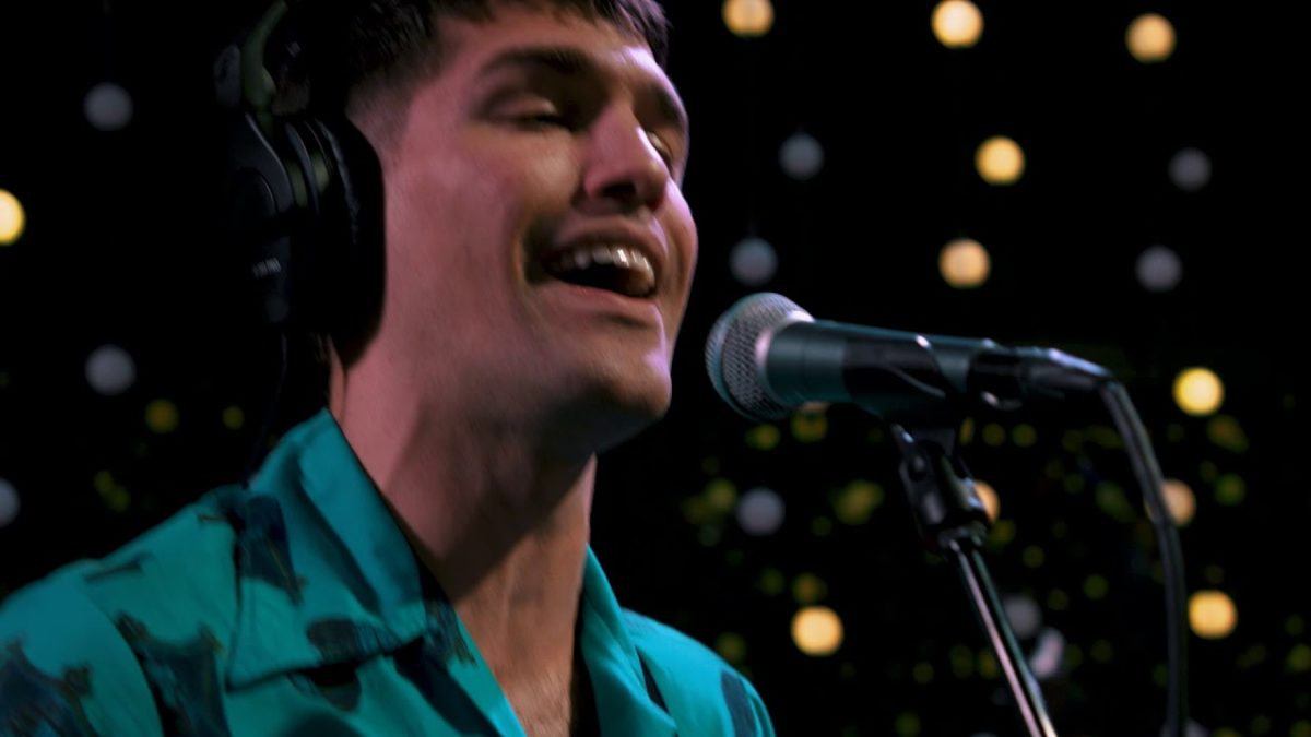 The Dip - Sure Don't Miss You (Live on KEXP)