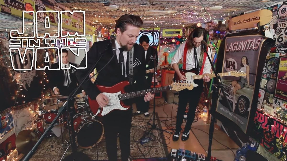 THE FLUSTERS - "Stinger" (Live at JITVHQ in Los Angeles, CA 2018) #JAMINTHEVAN