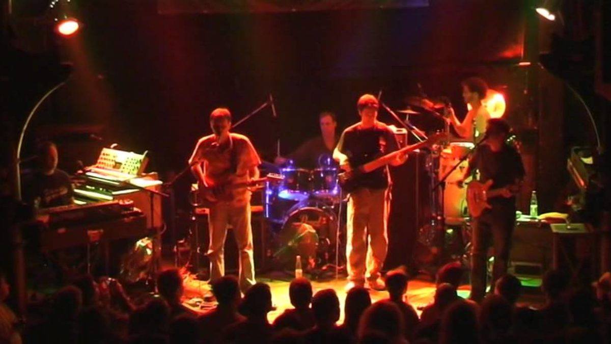 Umphrey's McGee - 2006-03-23 @ Knust - Hamburg, Germany (Set One)