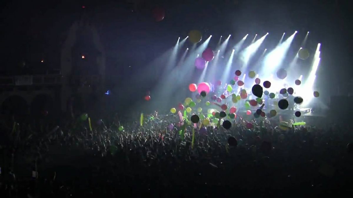 Umphrey's McGee - Auld Lang Syne & Balloon Drop - 12/31/2009