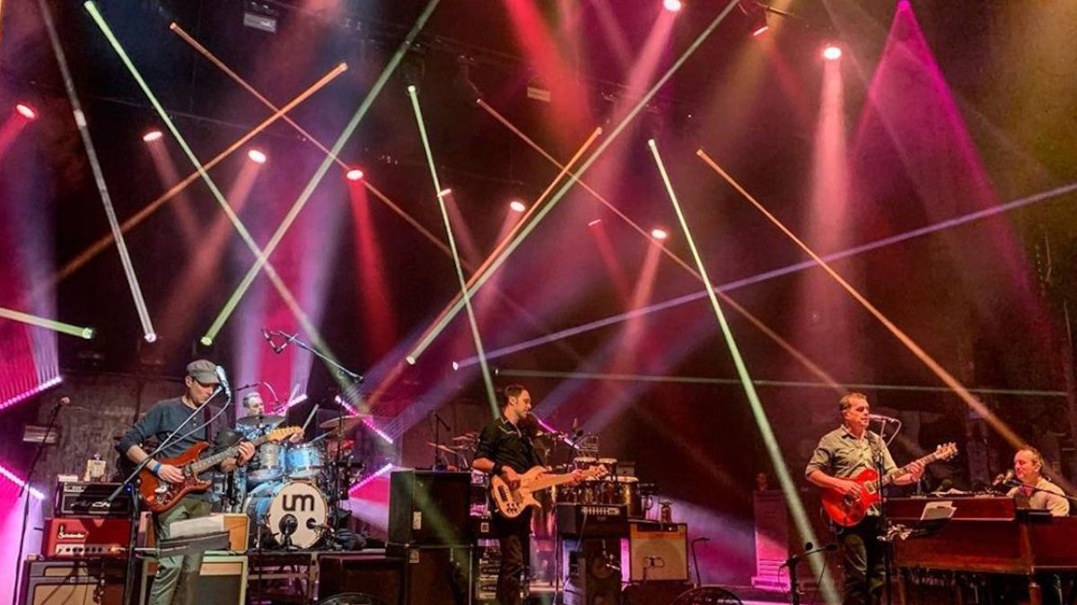 Umphrey's McGee Honors Neil Peart With Rush Cover In New York City