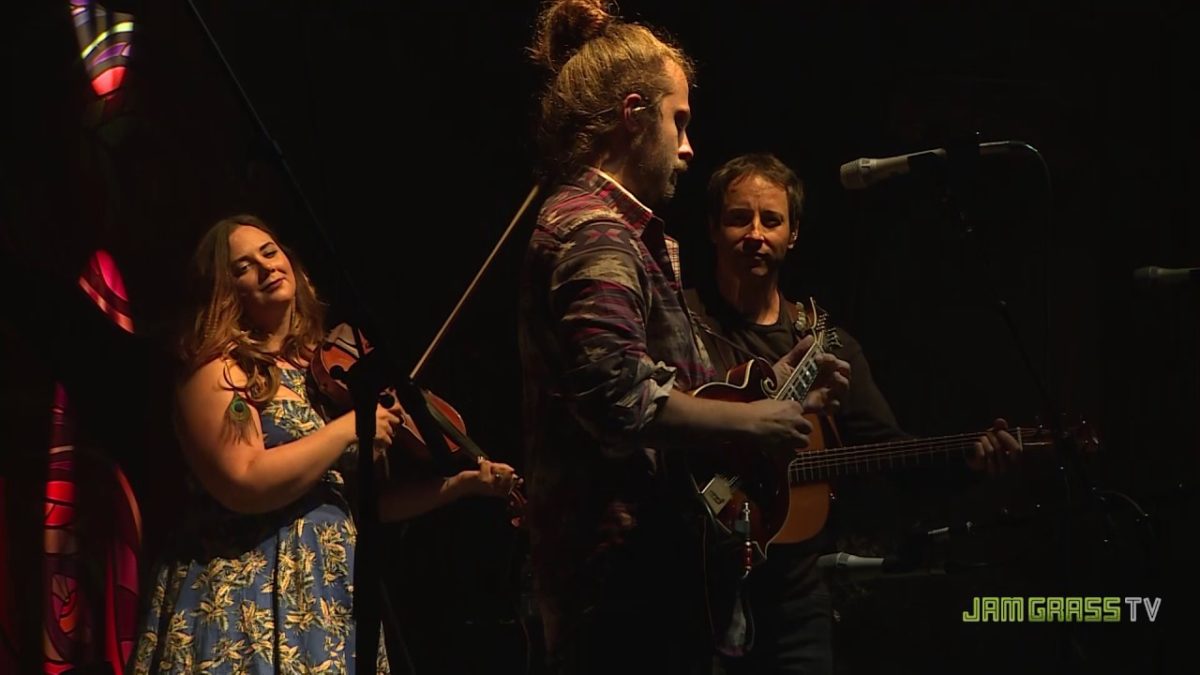 Yonder Mountain String Band - Pass This Way - 2016 Northwest String Summit