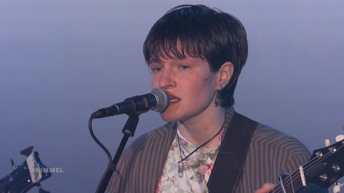 Big Thief Performs ‘Shoulders’ On ‘Kimmel’