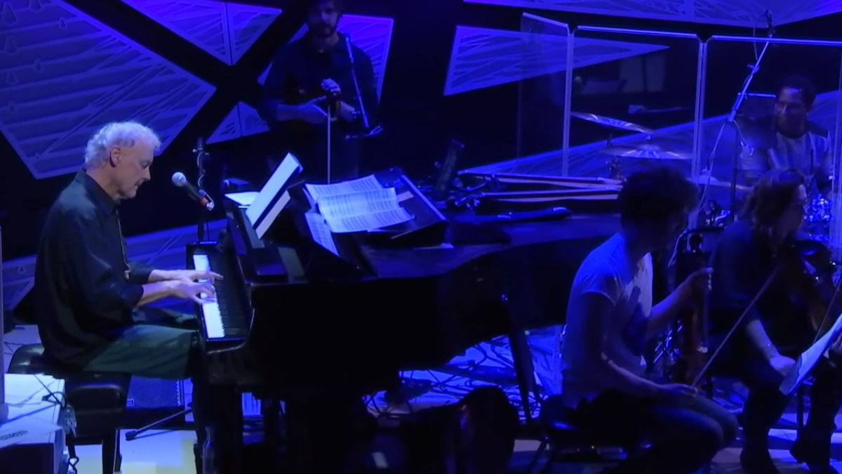 Bruce Hornsby & yMusic Perform ‘The End Of The Innocence’ In Brooklyn