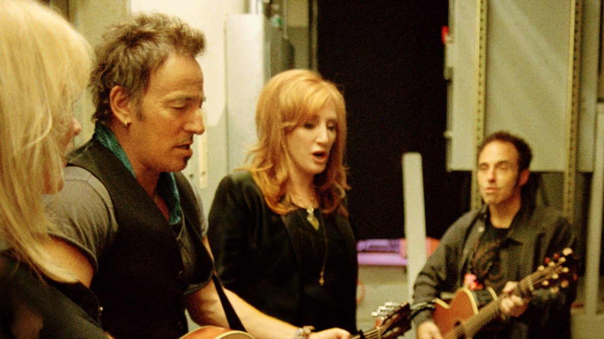 Bruce Springsteen Releases ‘Nassau Coliseum 05.04.09’ Live Album