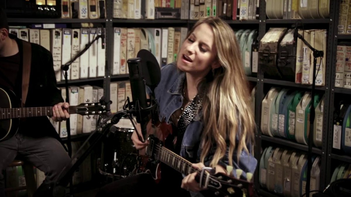 Caitlyn Smith - Feel That Way - 1/17/2020 - Paste Studio NYC - New York, NY