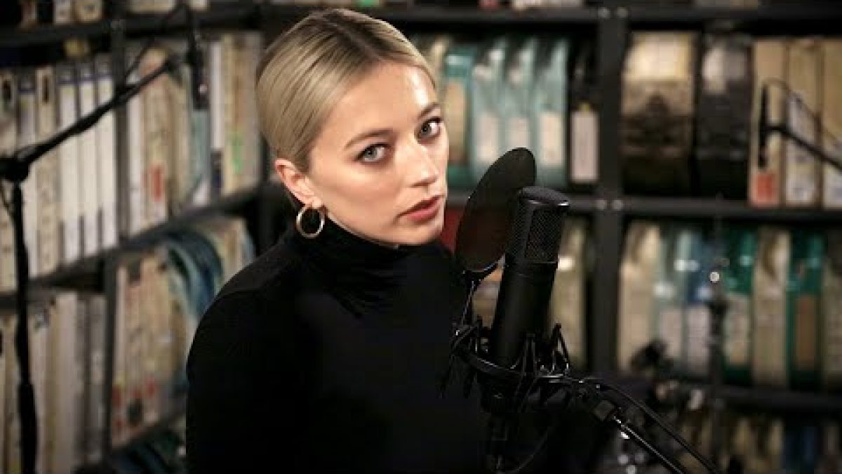 Caroline Vreeland at Paste Studio NYC live from The Manhattan Center